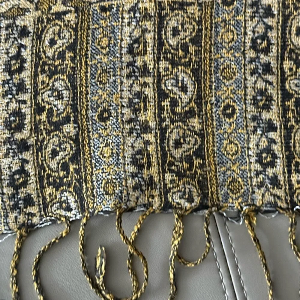 Wrap/Scarf Floral Brocade with Fringe.